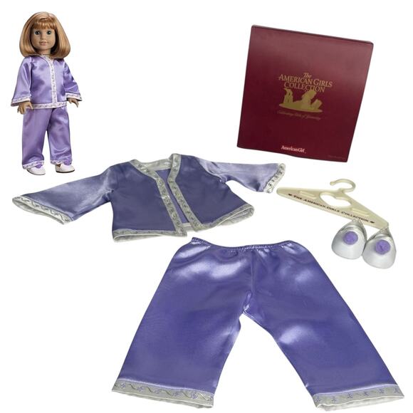 American Girl Doll Nellie Pajamas PomPom Slippers Hanger Purple Top Pant Pjs Box - Picture 8 of 9
